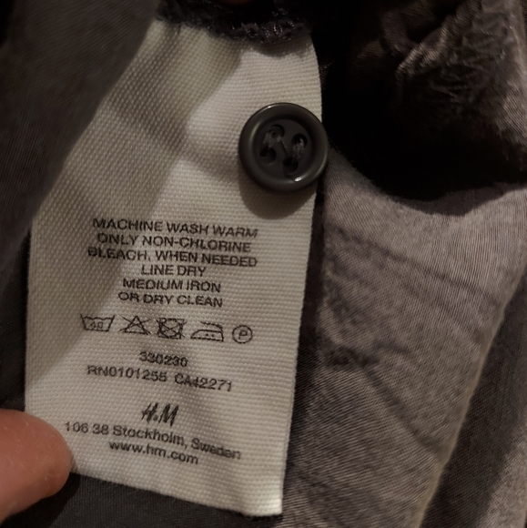 H&M | Dress Shirt - Picture 6 of 9